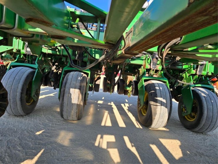 john-deere-1730-image-16