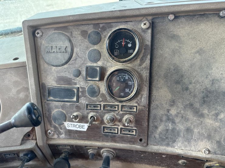 1986-mack-dm686sx-image-33