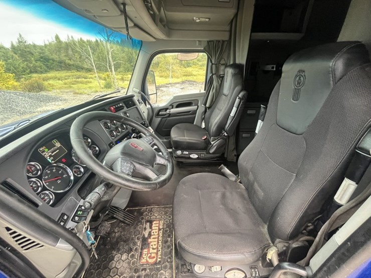 2020-kenworth-t680-image-113