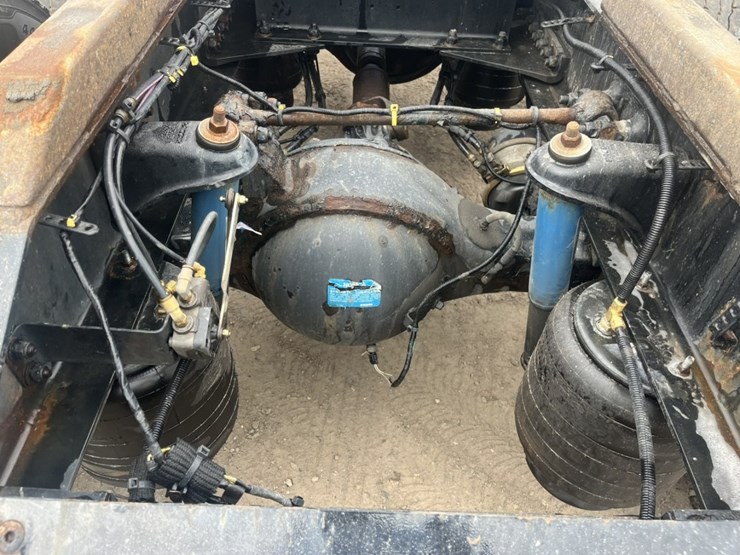 2020-kenworth-t680-image-37