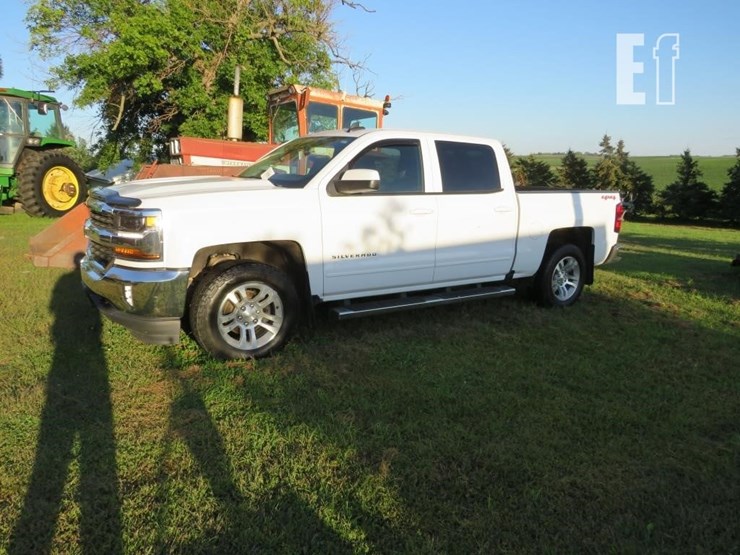 2017-chevrolet-lt-1/2-ton-4x4-,-4-door-16-image-5