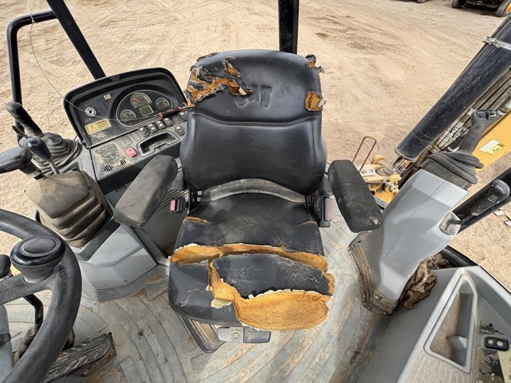 2013-caterpillar-420f-image-34