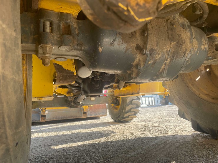#13315-•-2003-lb110-backhoe-loader-image-54