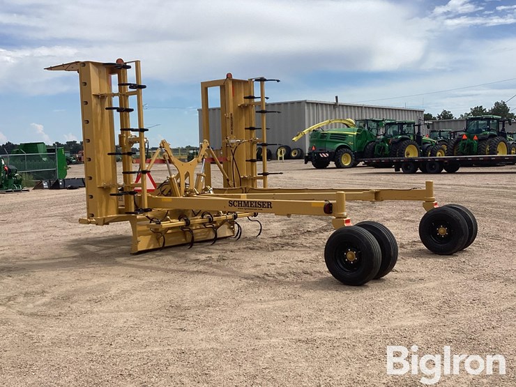 2022-schmeiser-svt24r-24'-varitrak-folding-3-pt-land-leveler-image-7
