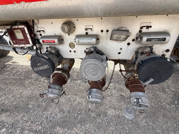 #9657-•-1996-weld-it-s/a-5400gal-fuel-trailer-1w9t23269tl010011-inv#:-9657-image-49