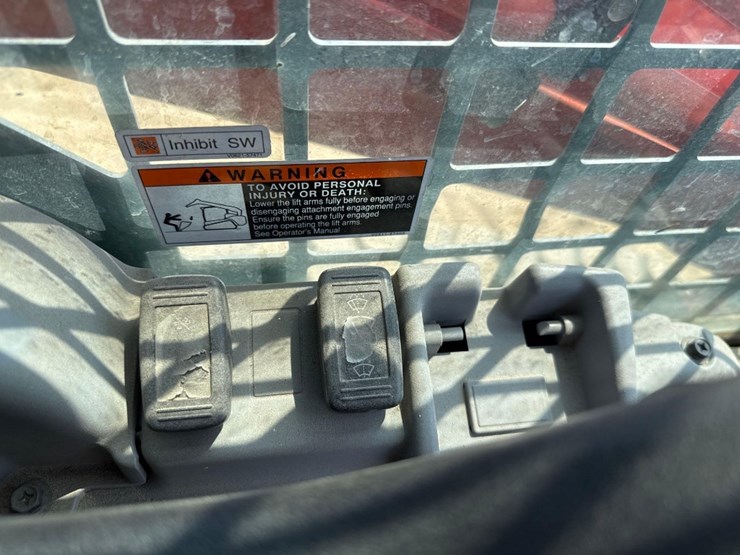 2017-kubota-svl75-2-image-28