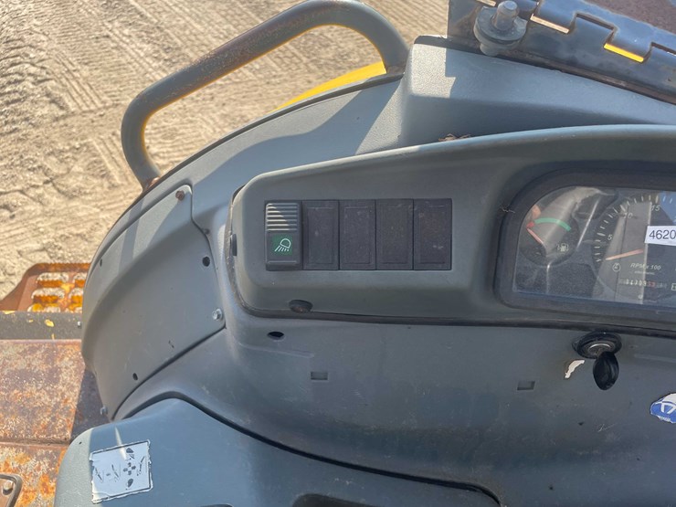 #13315-•-2003-lb110-backhoe-loader-image-67