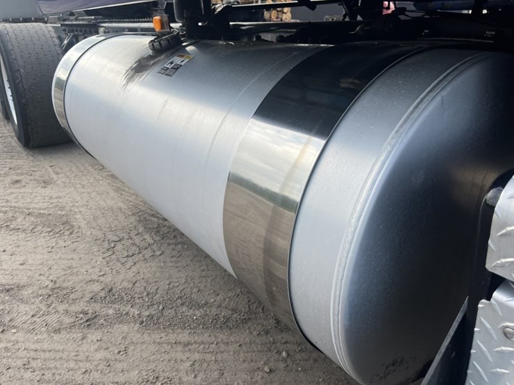 2020-kenworth-t680-image-111