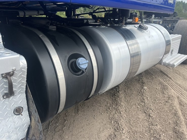 2020-kenworth-t680-image-57