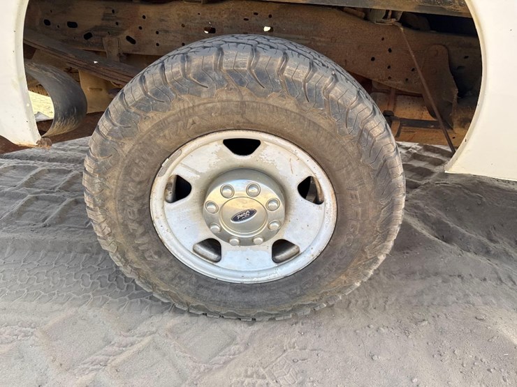 ford-f250-xl-image-12
