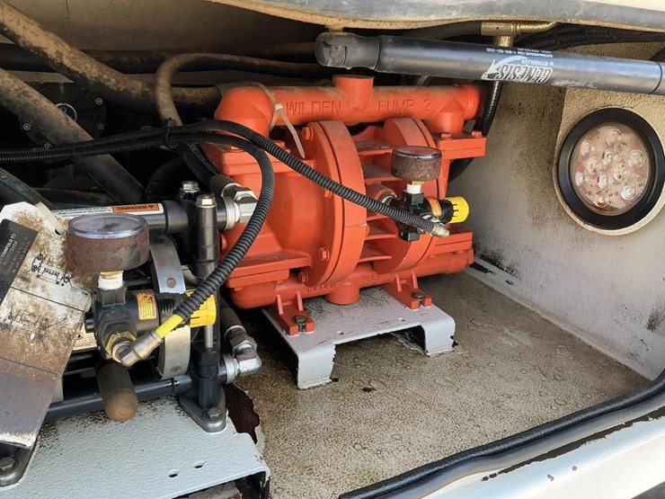 2020-peterbilt-337-image-62