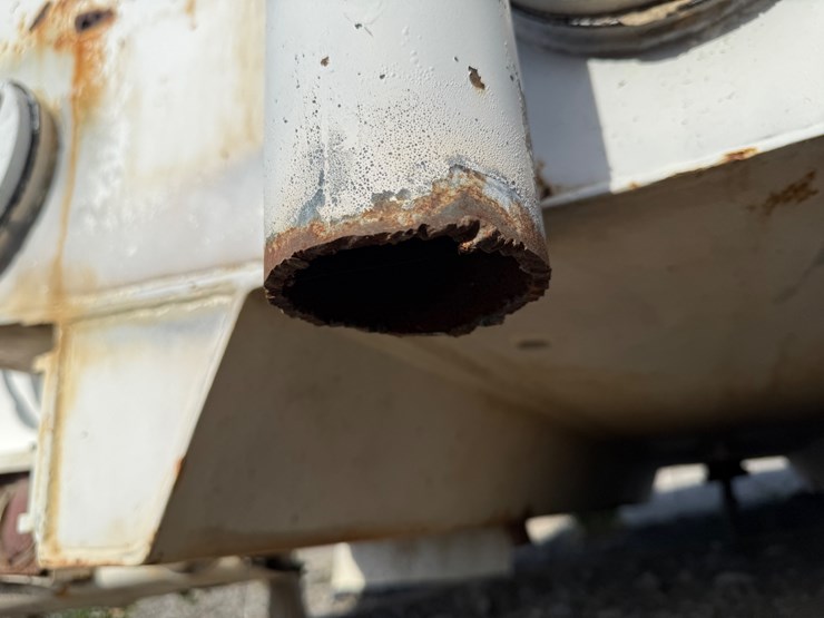 #5024-•-agm-agmc9l-~2000gal-water-tank-truck-bed-inv#:-5024-image-18