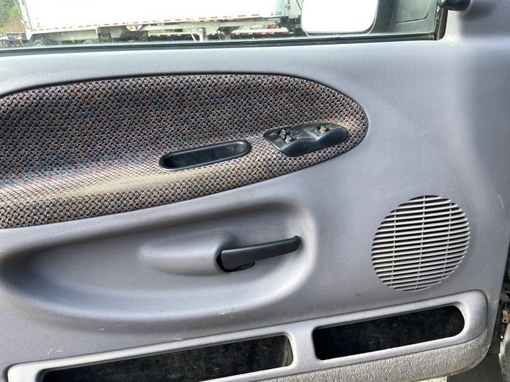 2002-dodge-ram-2500-image-27