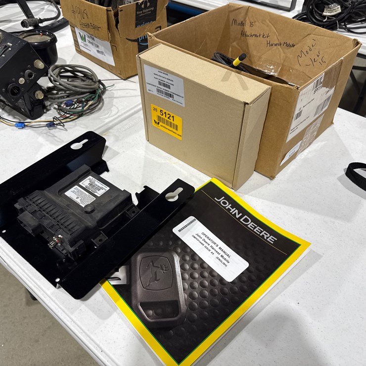 #3215 • John Deere Harvest Mobile Wireless Data Server Inv# 5121