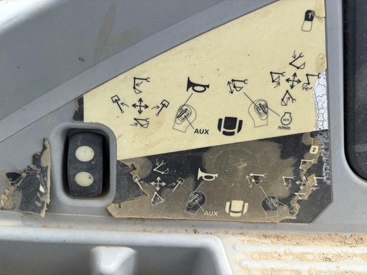 2013-caterpillar-420f-image-52