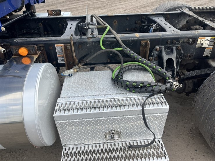 2020-kenworth-t680-image-66