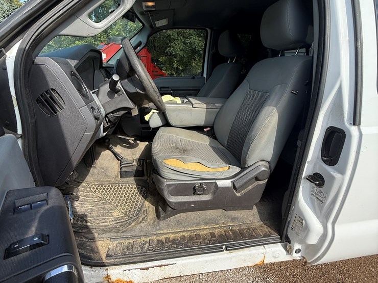 2010-ford-f250-xl-image-14