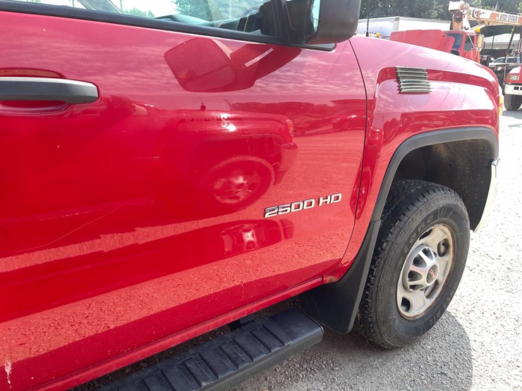 2015-gmc-sierra-2500hd-image-32