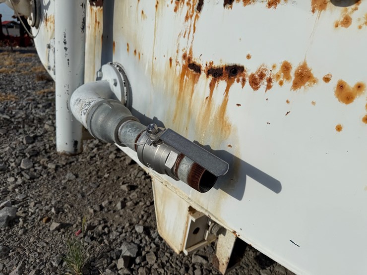 #5024-•-agm-agmc9l-~2000gal-water-tank-truck-bed-inv#:-5024-image-11