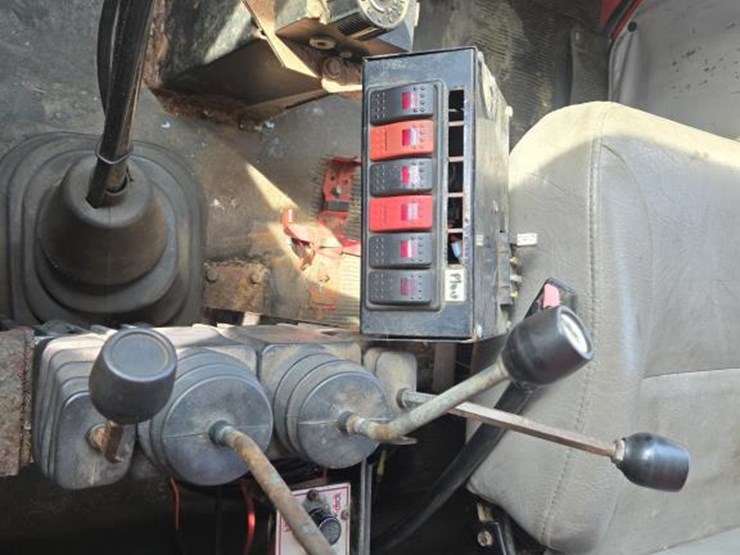 #1243-•-2002-international-6x4-dump-truck-image-53