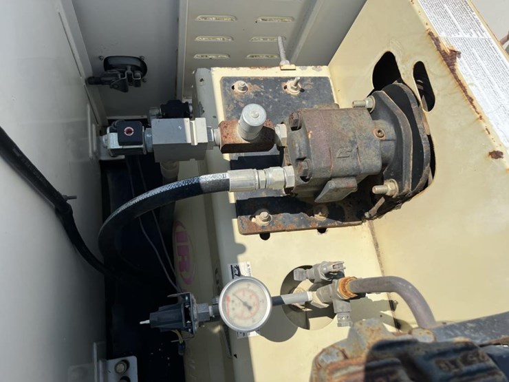 2020-peterbilt-337-image-117