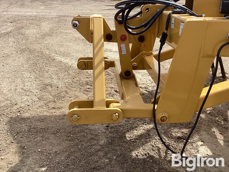 2022-schmeiser-svt24r-24'-varitrak-folding-3-pt-land-leveler-image-12