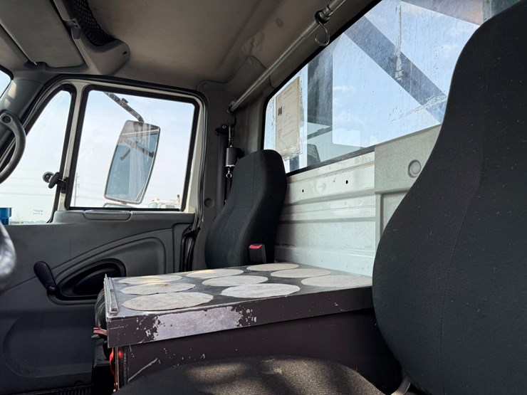 2005-international-durastar-4300-image-125