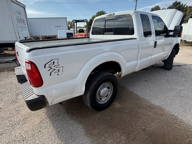 2010-ford-f250-xl-image-33