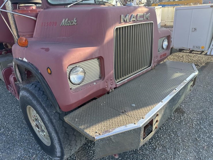 1986-mack-dm686sx-image-10