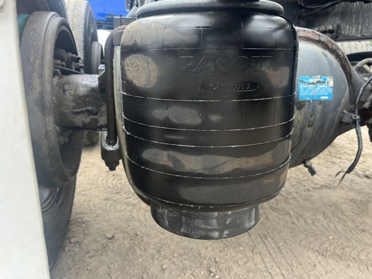 2020-kenworth-t680-image-55