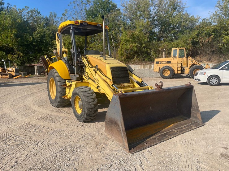 #13315-•-2003-lb110-backhoe-loader-image-3