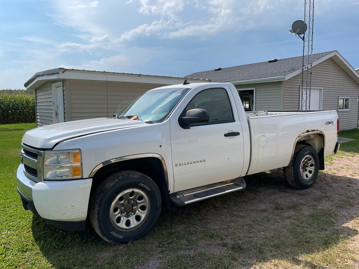 #7107-•-2007-chevy-silverado-4x4-(has-wi-title-in-delay)-image-1