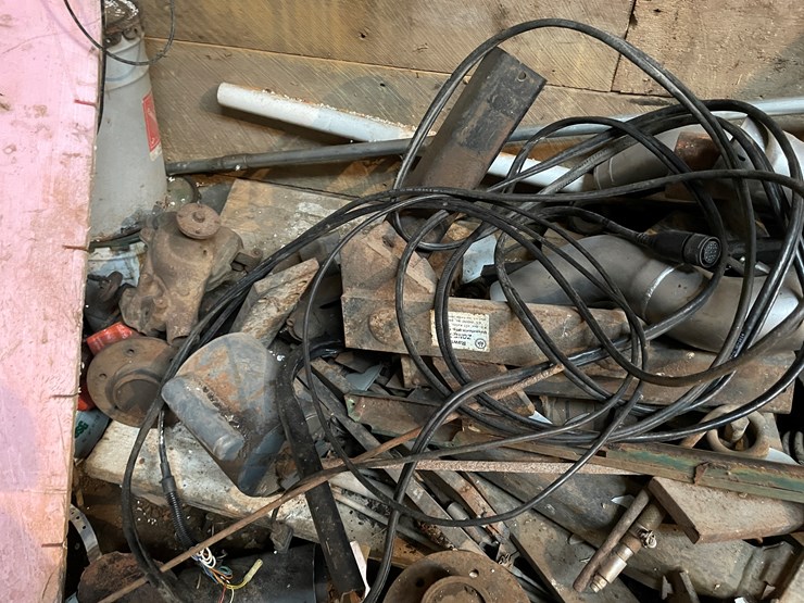 #7193-•-pile-of-various-metal-image-7