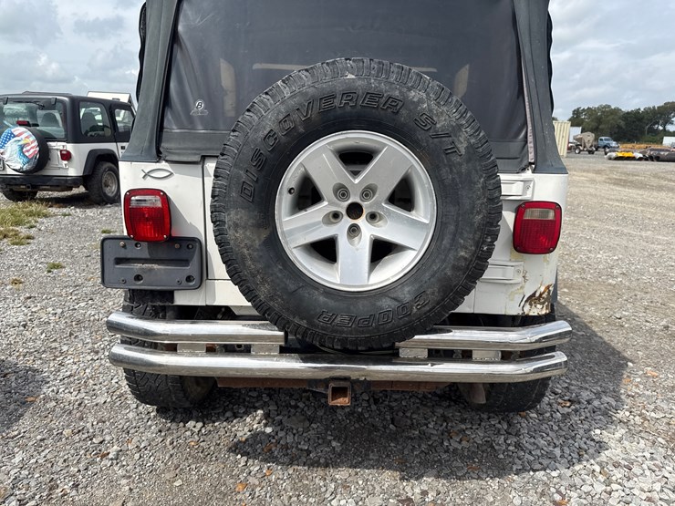 1997-jeep-wrangler-image-9