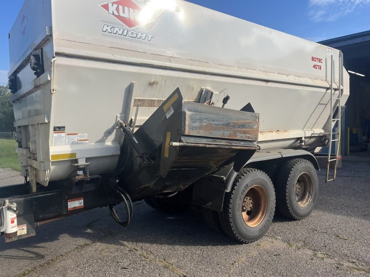 #1249-•-2011-navistar-7600-sba-6x4-2010-mixer-truck-image-34