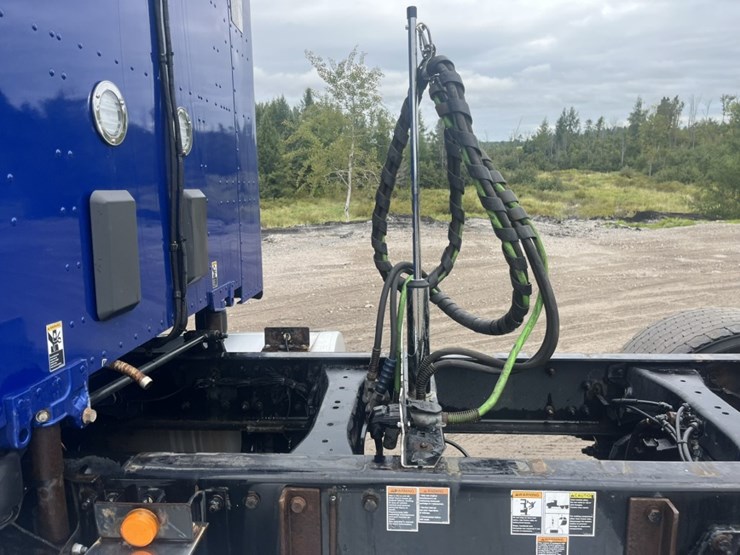 2020-kenworth-t680-image-17