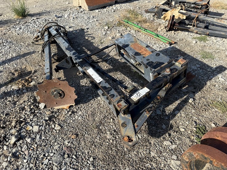 #23905-•-yetter-~15'-row-marker-image-3
