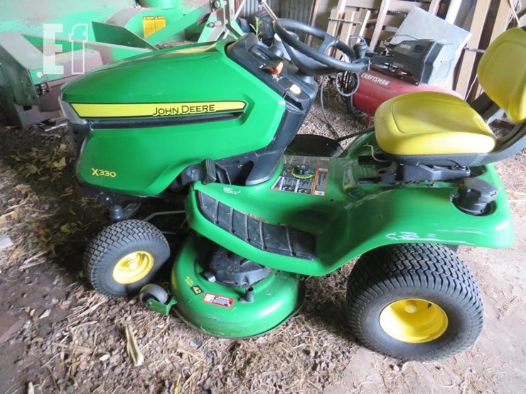 john-deere-x330-image-2