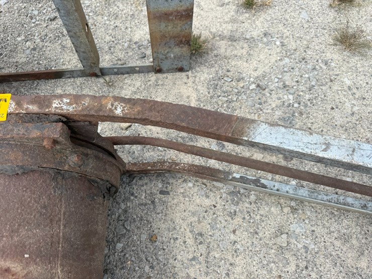 #23941-•-lot-of-(2)-12’-steel-pipe-w/gates-image-15