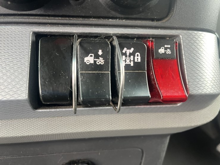 2020-kenworth-t680-image-75