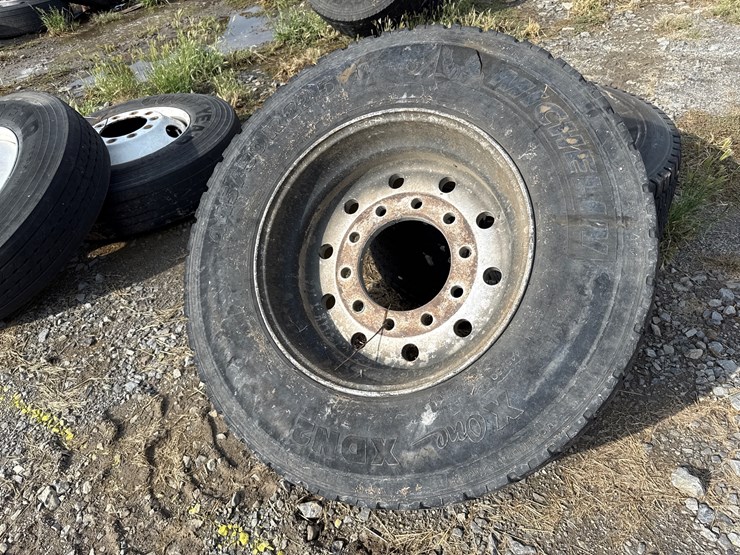 #5271-•-lot-of-(2)-445/50r22.5-tires-w/-rims-image-7
