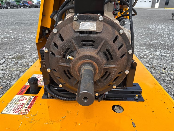 2015-john-deere-4045t-image-6