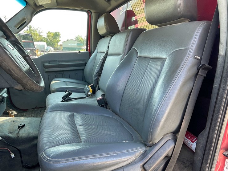 2014-ford-f350-image-34