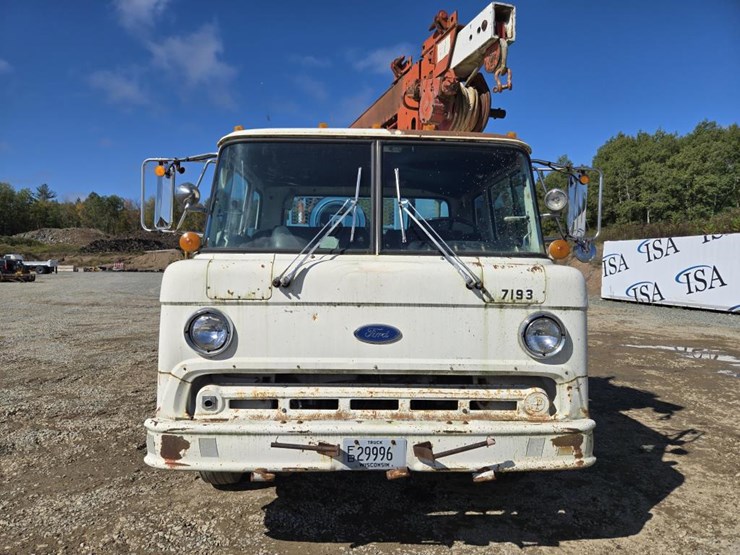 1990-ford-8000-image-8