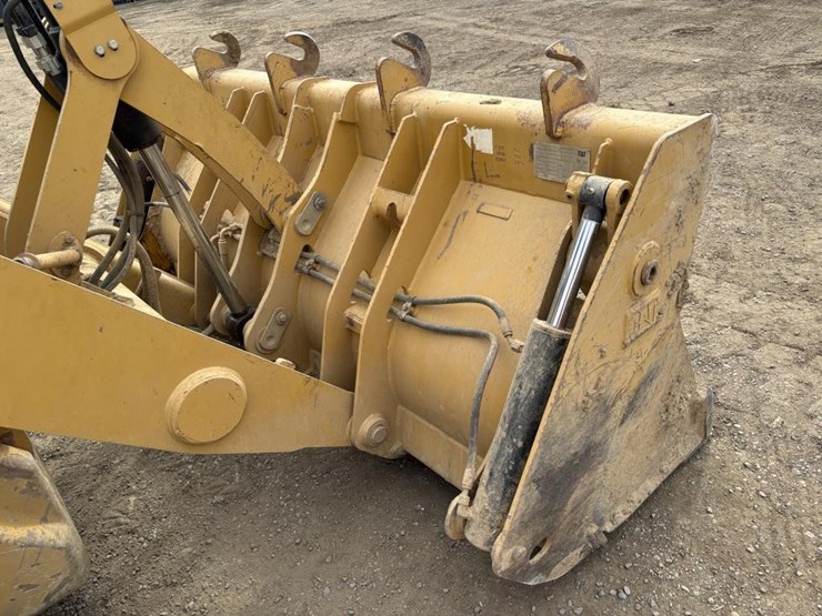 2013-caterpillar-420f-image-11