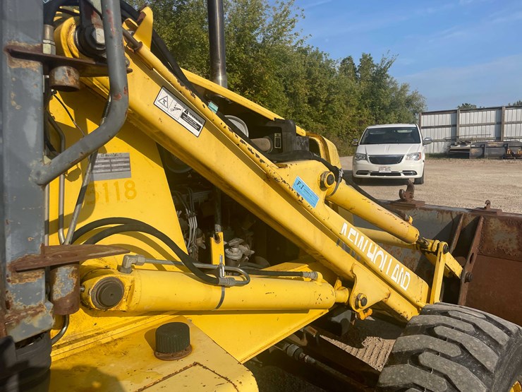 2002-new-holland-lb75b-image-17