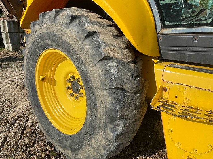 #13311-•-2001-new-holland-lb110e-backhoe-loader-image-11