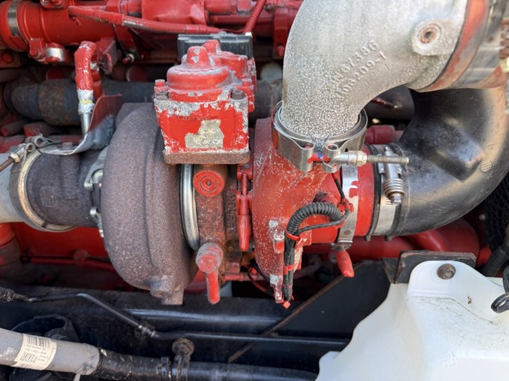 2022-peterbilt-579-image-25