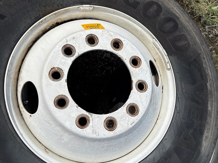 #5268-•-lot-of-(2)-11r22.5-tires-w/-10-hole-rims-image-9