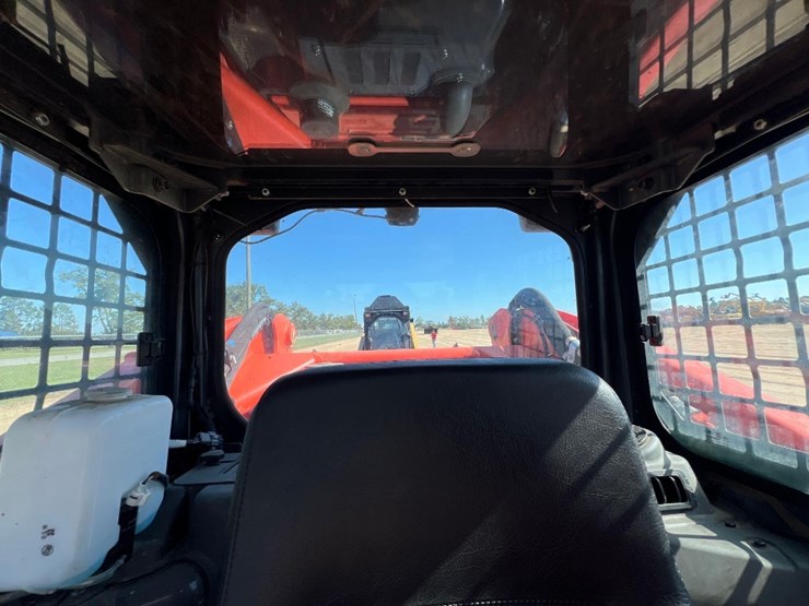 kubota-svl97-2-image-34